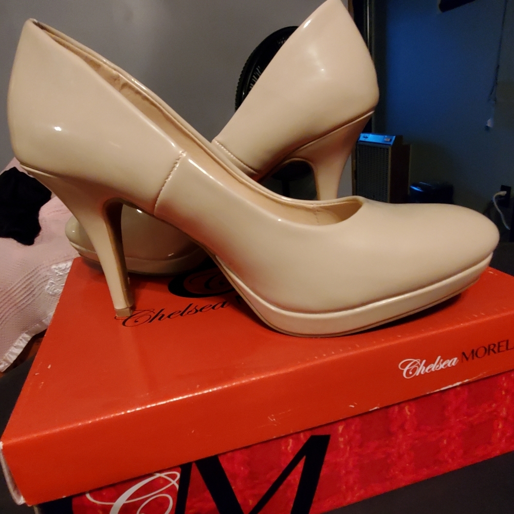 Cream dress shoes